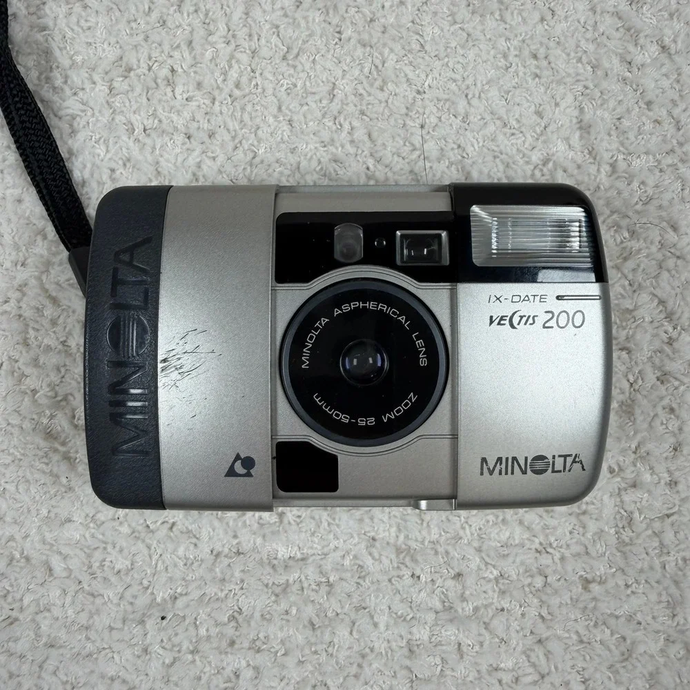 Minolta Vectis 200‎ IX DATE Silver 35mm Film Camera with Case TESTED